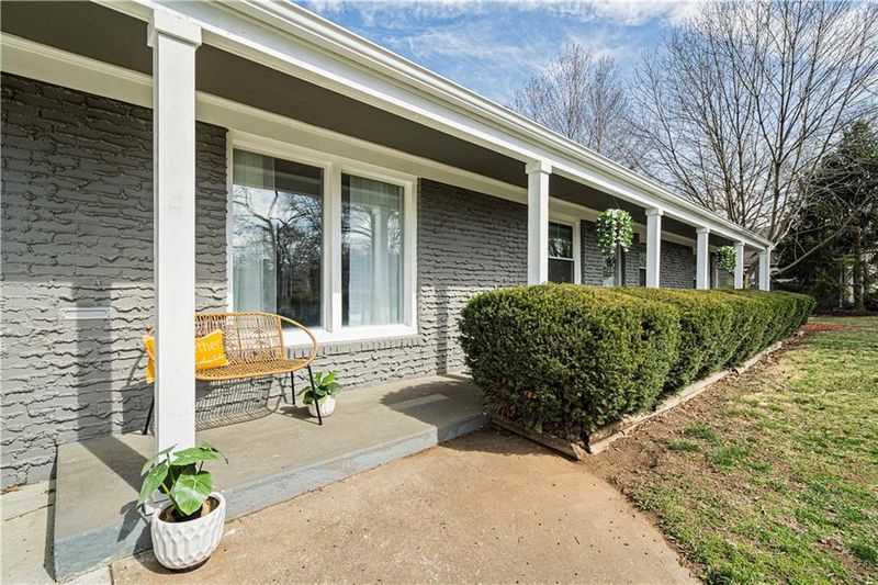 8425 Sagamore Rd, Leawood, KS 66206