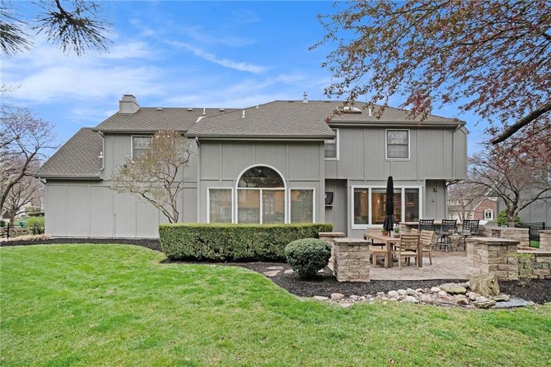 4145 W 131st Ter, Leawood, KS 66209