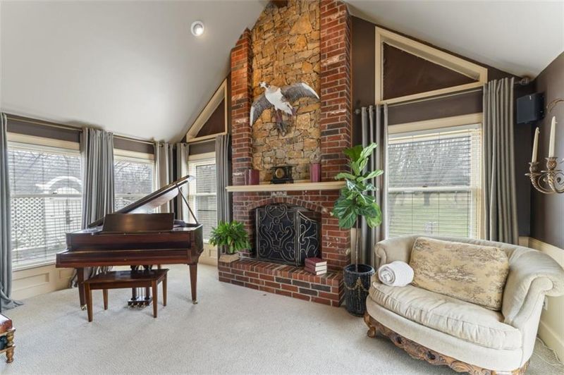 15211 Long St, Overland Park, KS 66221