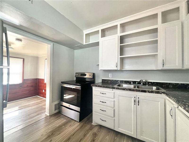 4241 E 68th Ter, Kansas City, MO 64132