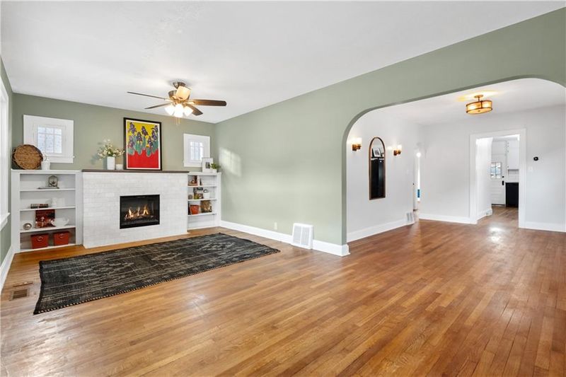 20 W 74th Ter, Kansas City, MO 64114