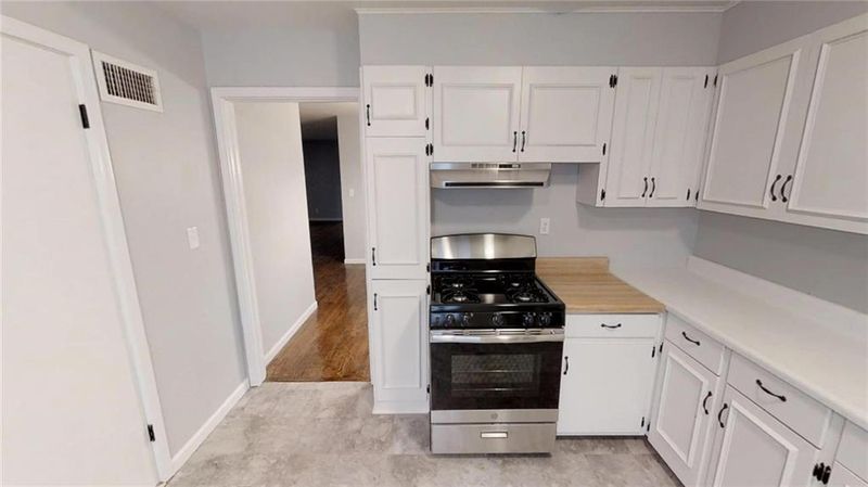 7604 Main St, Kansas City, MO 64114