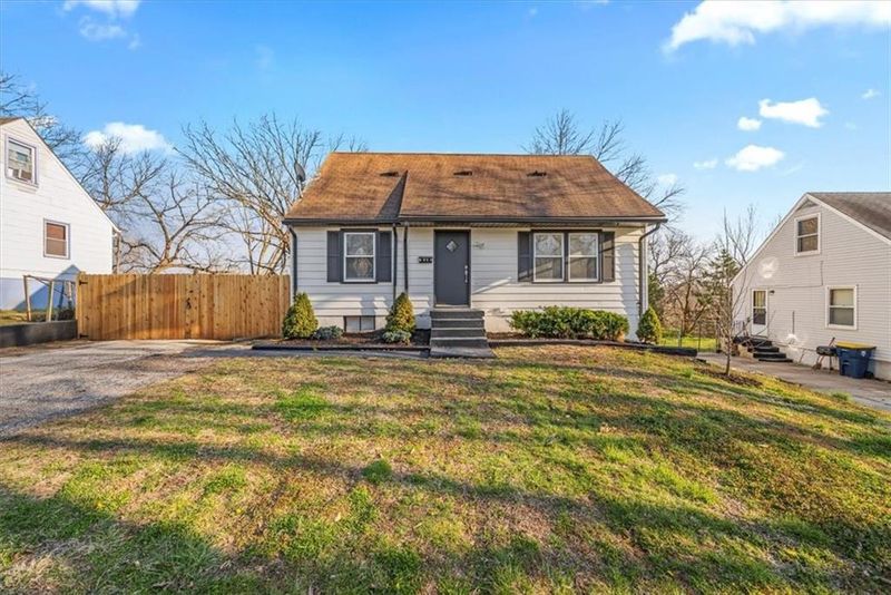 7409 E 50th St, Kansas City, MO 64129