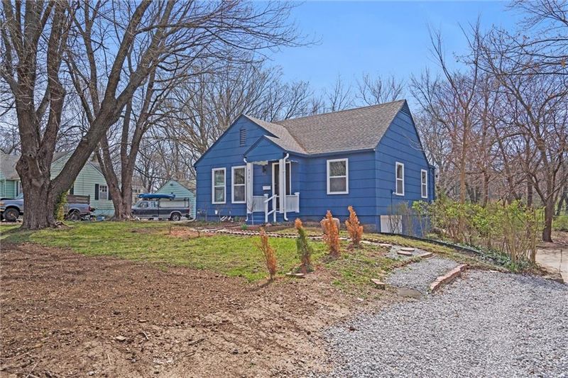 6301 E Red Bridge Rd, Kansas City, MO 64134