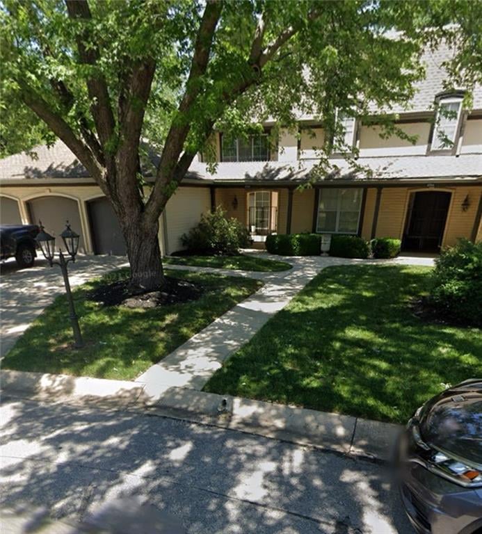 6748 W 108th Ter W, Overland Park, KS 66211
