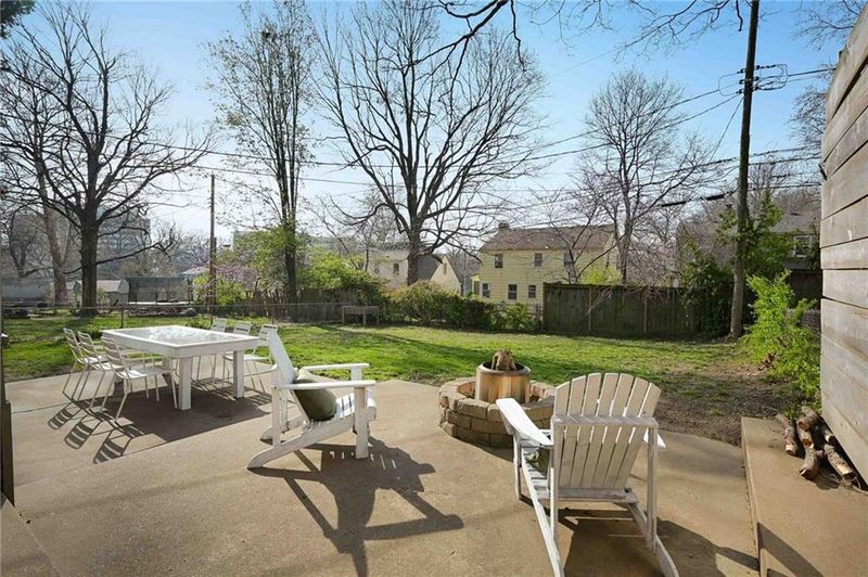 613 E 66th St, Kansas City, MO 64131
