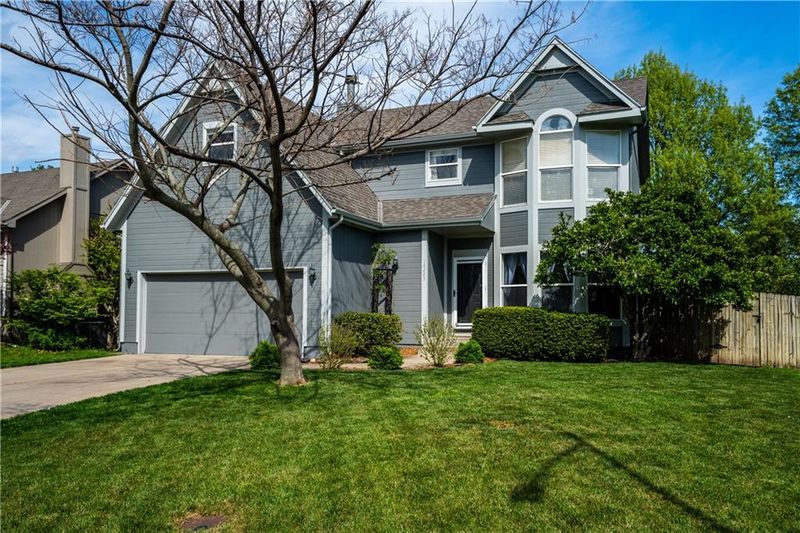 16285 S Hunter St, Olathe, KS 66062