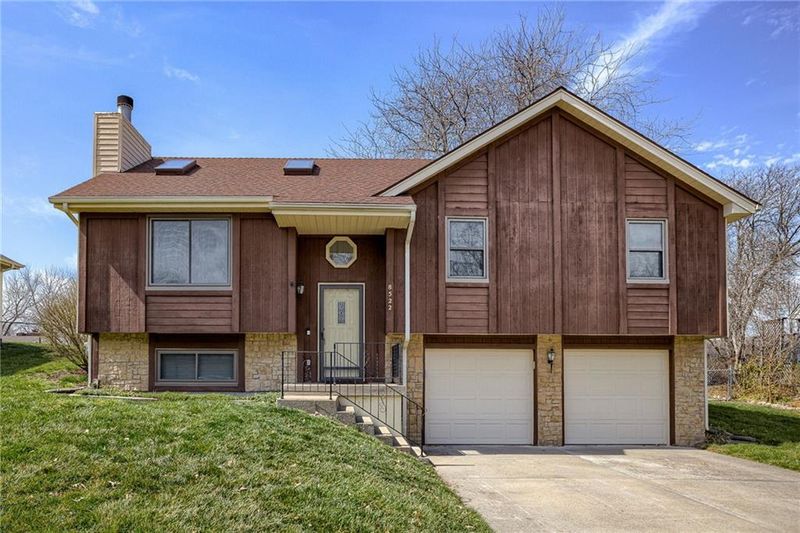 8522 N Rhode Ave, Kansas City, MO 64153