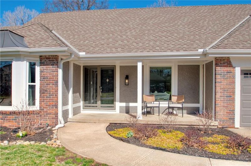 912 Saint Andrews Dr, Kansas City, MO 64145