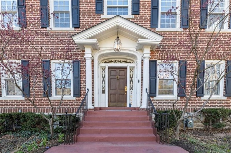 3609 Locust St, Kansas City, MO 64109