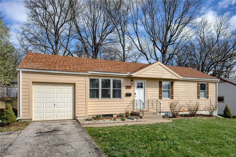 504 W 89th Ter, Kansas City, MO 64114
