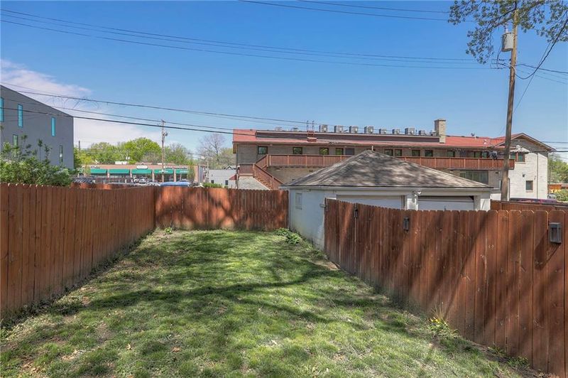 422 E 63rd Ter, Kansas City, MO 64110