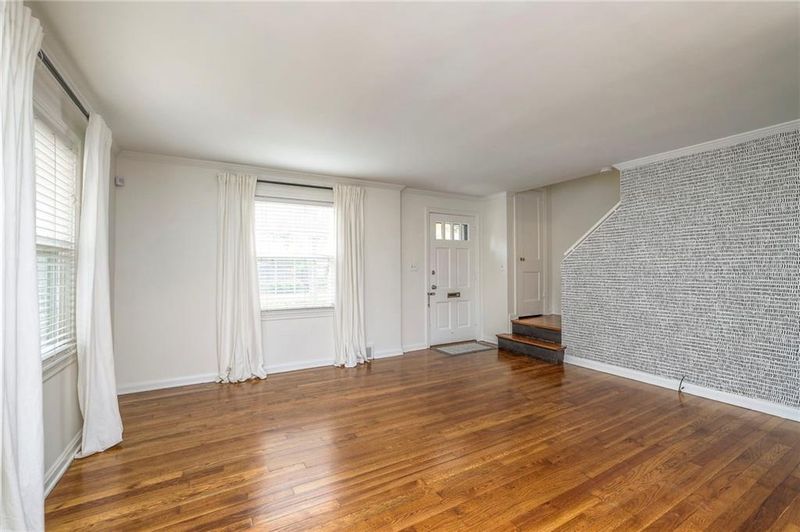422 E 63rd Ter, Kansas City, MO 64110