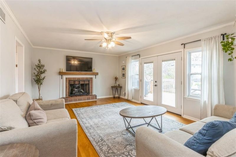 1114 E Red Bridge Rd, Kansas City, MO 64131