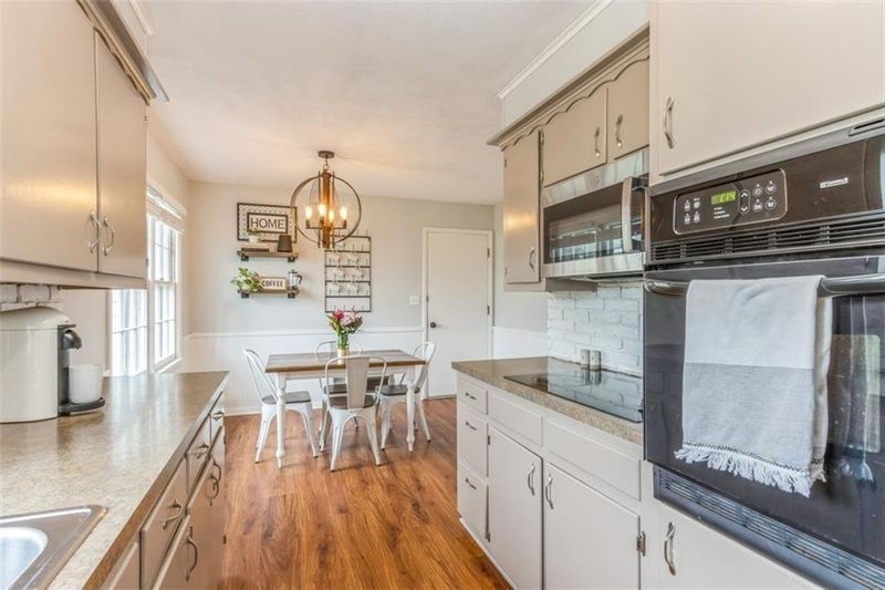 1114 E Red Bridge Rd, Kansas City, MO 64131