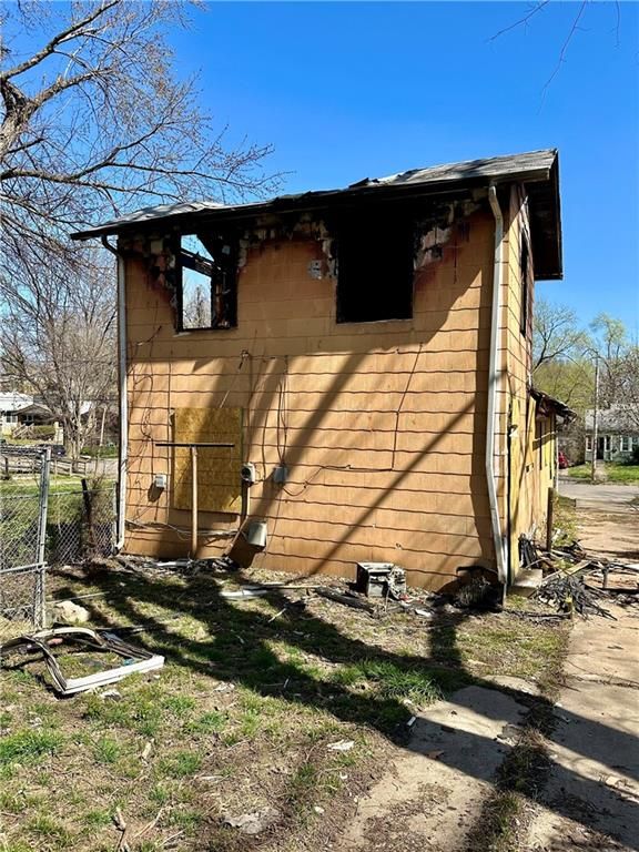 5726 Park Ave, Kansas City, MO 64130