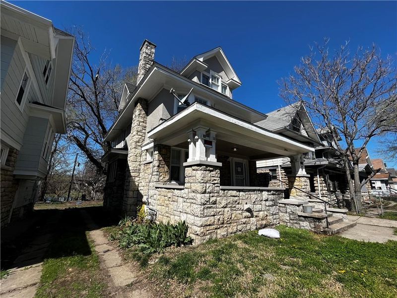 3430 Chestnut Ave, Kansas City, MO 64128