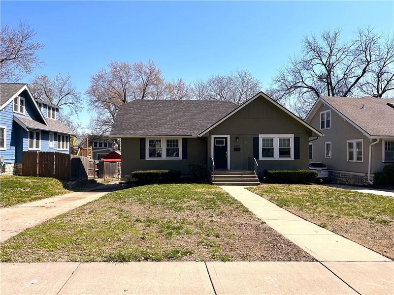 6325 Mcgee St, Kansas City, MO 64113