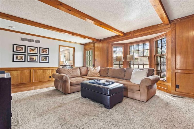 12216 Perry St, Overland Park, KS 66213