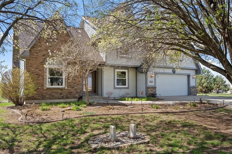 35097 W 215th St, Edgerton, KS 66021