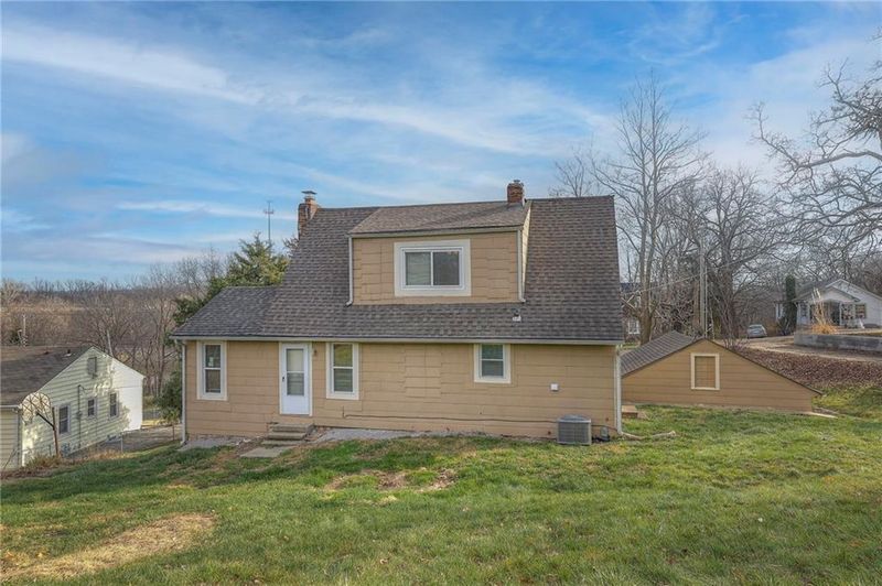 4704 Farley Ave, Kansas City, MO 64129