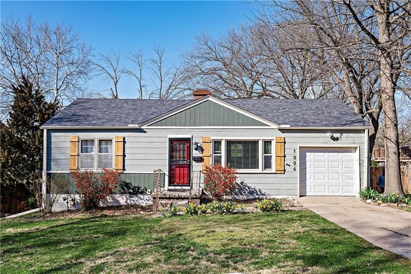 1006 E 100th Ter, Kansas City, MO 64131
