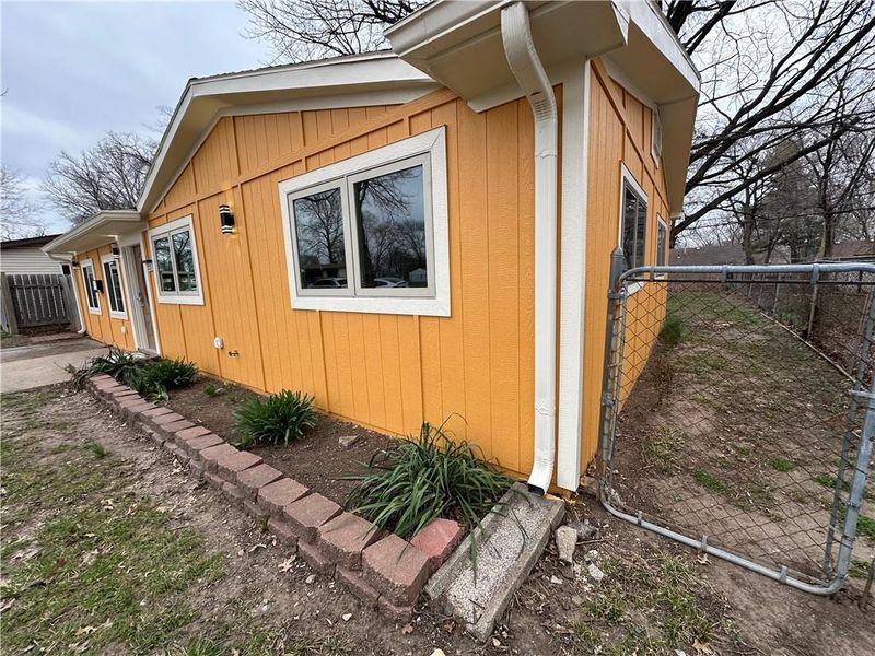2525 S 51st Ter S, Kansas City, KS 66106
