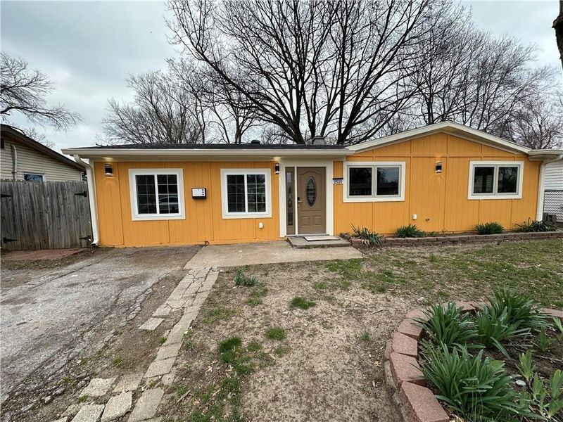 2525 S 51st Ter S, Kansas City, KS 66106