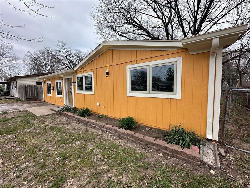 2525 S 51st Ter S, Kansas City, KS 66106