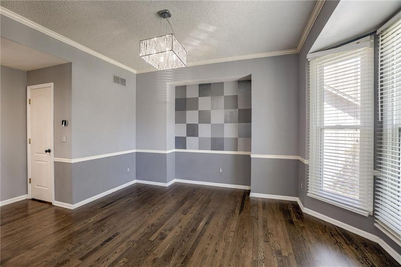14718 Mackey St, Overland Park, KS 66223