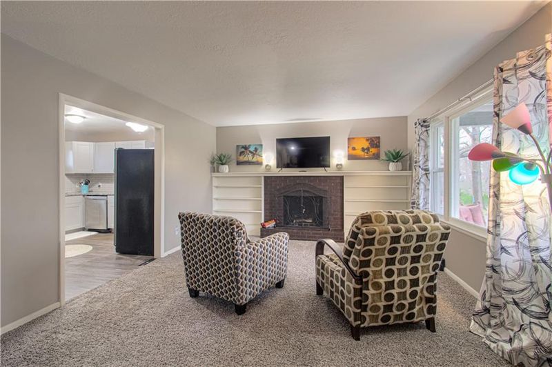 10311 E 38th Ter, Kansas City, MO 64133