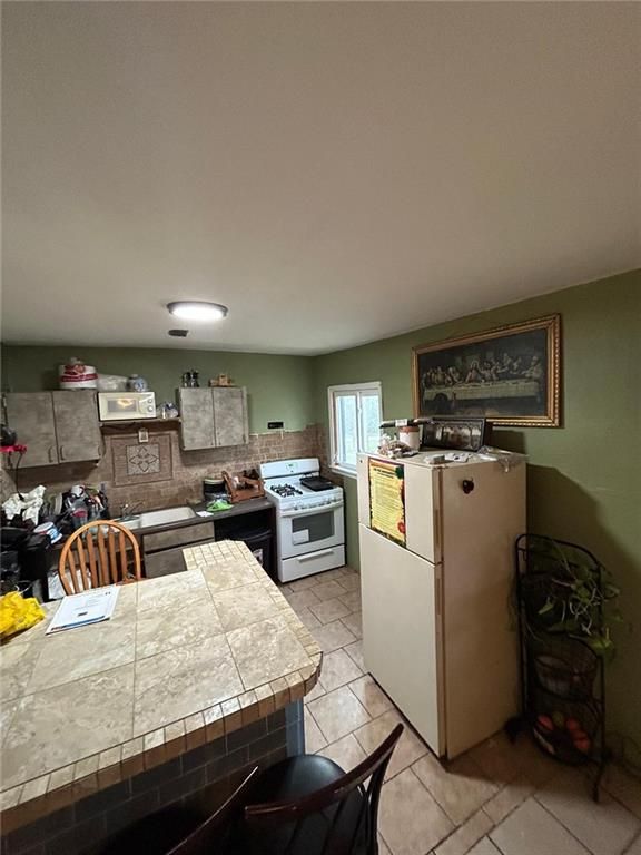4411 E 16th St, Kansas City, MO 64127