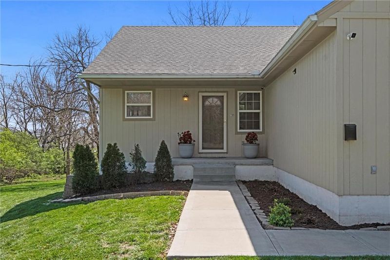 207 E 97th St, Kansas City, MO 64114