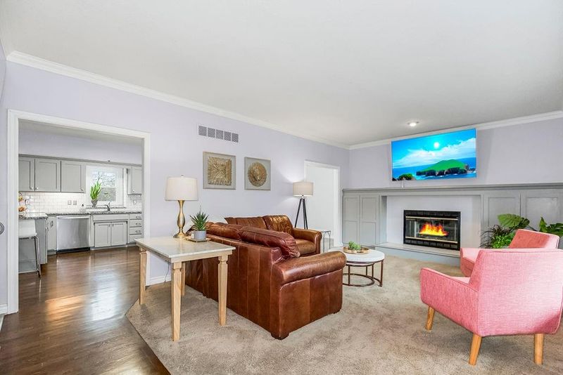 2832 Saddlewood Dr, Lee's Summit, MO 64081