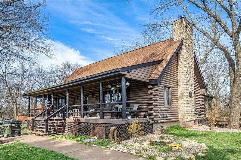 21842 W 220th St, Spring Hill, KS 66083