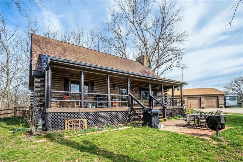 21842 W 220th St, Spring Hill, KS 66083