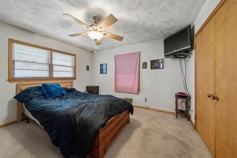 7740 Benson St, Overland Park, KS 66204