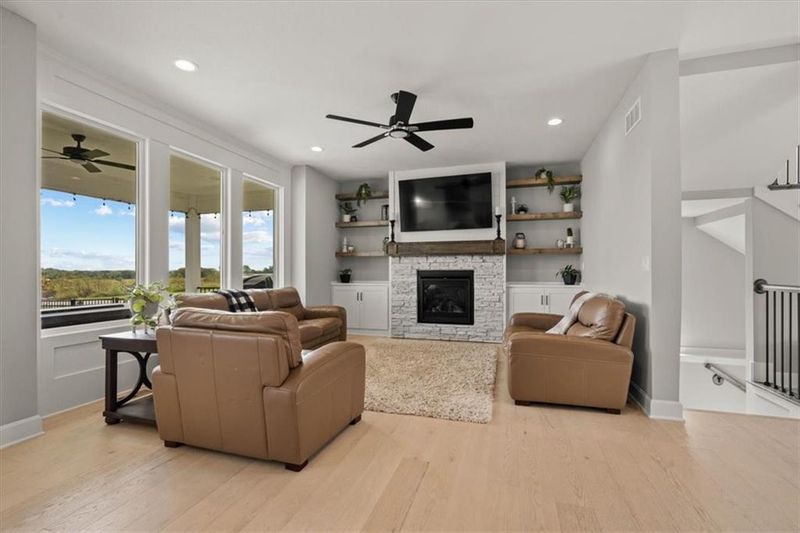 17713 Crystal St, Overland Park, KS 66013