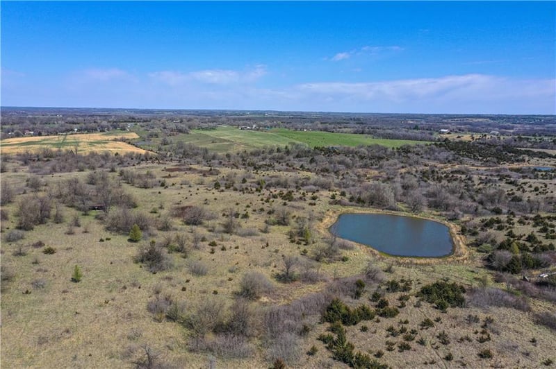 00000 State Ave, Tonganoxie, KS 66086