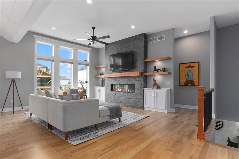 214 NW Ambersham Dr, Lee's Summit, MO 64081