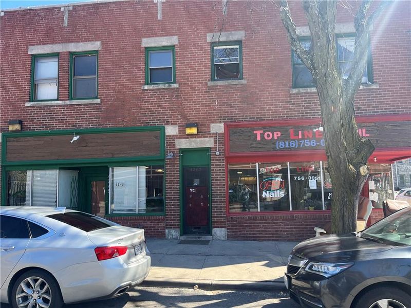 1104 E 43rd St, Kansas City, MO 64110