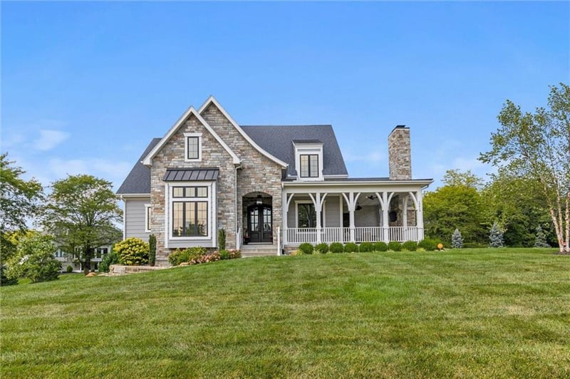 10410 N Hedges Ave, Kansas City, MO 64157