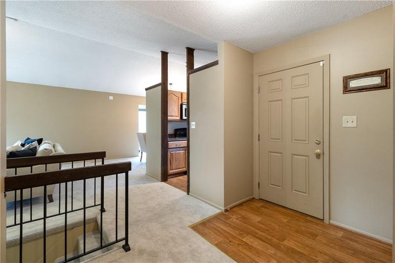 10913 Westgate Rd, Overland Park, KS 66210