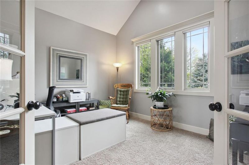 24268 W 109th Ter, Olathe, KS 66061
