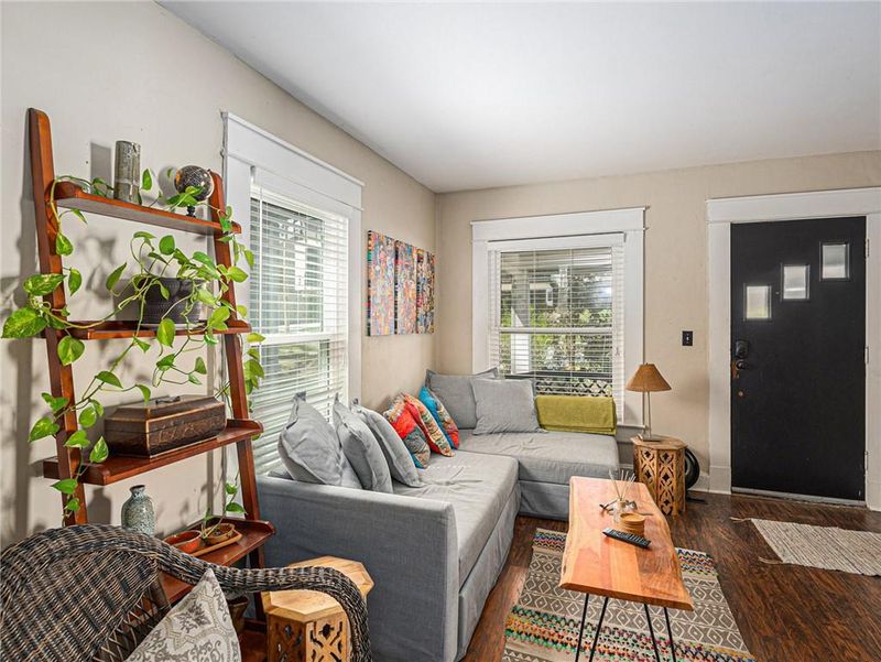 4537 Mercier St, Kansas City, MO 64111