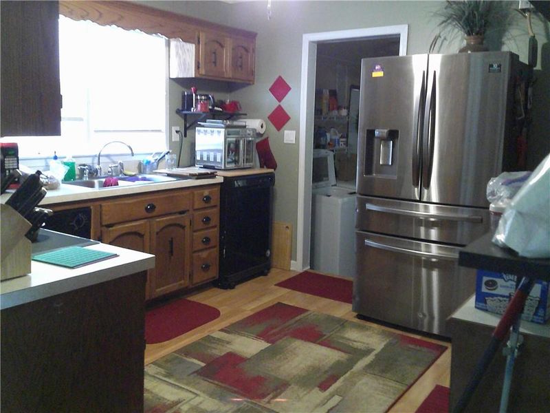 306 E Osage St, Paola, KS 66071