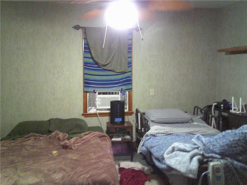 306 E Osage St, Paola, KS 66071