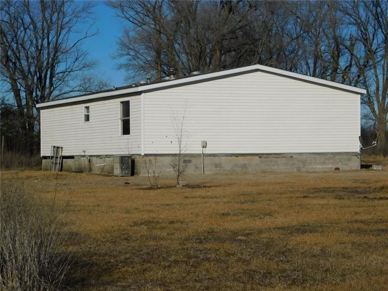 374 W 560th Ave, Pittsburg, KS 66762