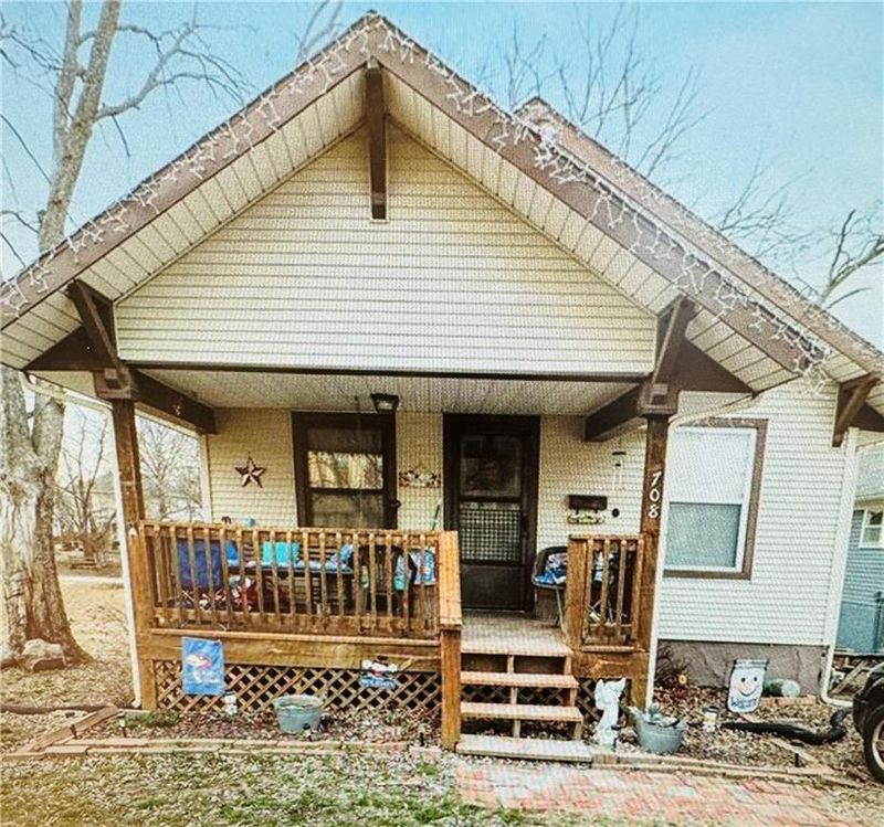 708 S Poplar St, Ottawa, KS 66067