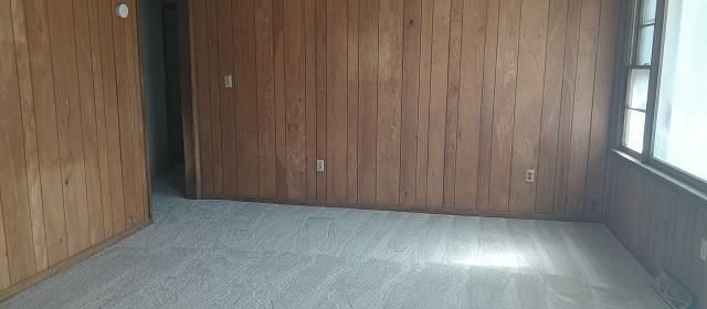 629 E 1st St, Garnett, KS 66032